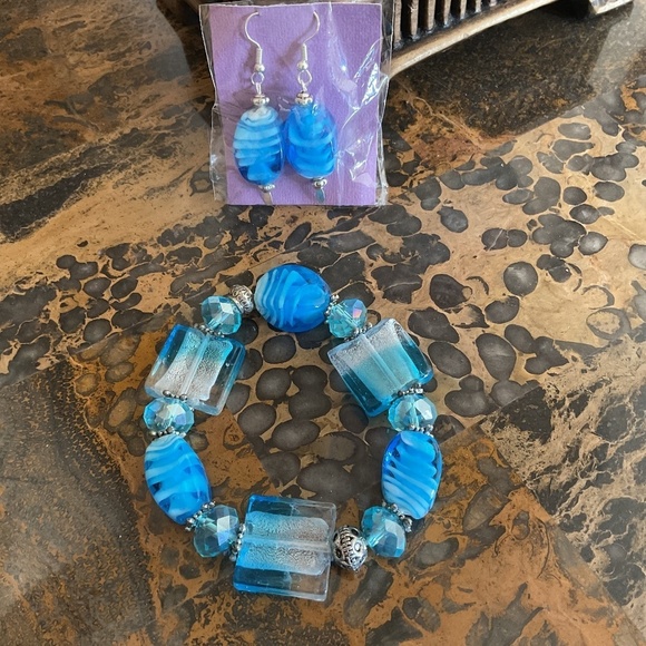NWOT Hand blown blue glass beads hand made bracelet/earrings set - Picture 5 of 7